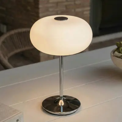 Anoria LED-bordslampa med batteri, krom/vit, glas, USB – Lucande - Vardagsrum - Design - Med en ljuskälla