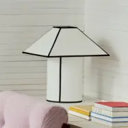 Ava bordslampa, höjd 50 cm, vit/svart, E27 – HAY - Vardagsrum - Design - Plast - Med en ljuskälla