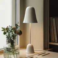 Blåklockan bordslampa, elfenben, höjd 56 cm – Globen Lighting - Vardagsrum - Skandinavisk - Metall - Med lampskärm