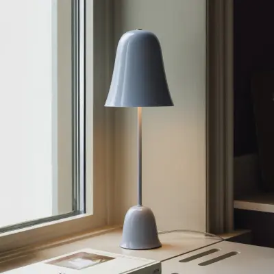 Blåklockan bordslampa ljusblå, höjd 56 cm – Globen Lighting - Vardagsrum - Skandinavisk - Metall - Med lampskärm