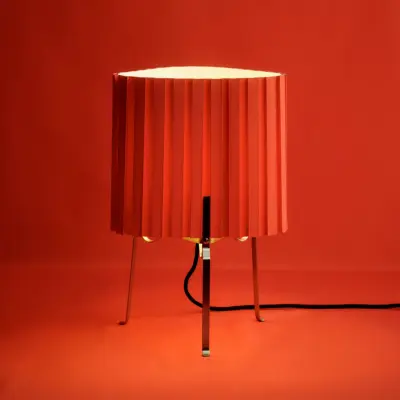 Canelé bordslampa, röd, höjd 37 cm, E14, textil – HAY - Vardagsrum - Design - Tyg / textil - Med lampskärm