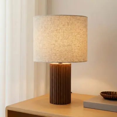 Kimiko bordslampa, valnötsträ, textil, höjd 38 cm, E27 – Lindby - Vardagsrum - Skandinavisk - Tyg / textil - Med lampskärm