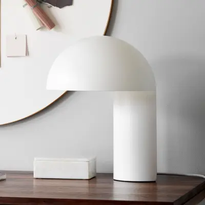 Leery bordslampa, vit, höjd 40 cm, stål, E27 – GEJST - Vardagsrum - Design - Metall - Med lampskärm