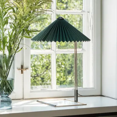 Matin LED-bordslampa, grön/stål, höjd 38 cm – HAY - Vardagsrum - Design - Tyg / textil - Med en ljuskälla