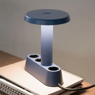 NOMAD LAMP 01 bordslampa, blå, 19 cm – Forming Function NOMAD COLLECTION - Vardagsrum - Design - Aluminium - Med en ljuskälla