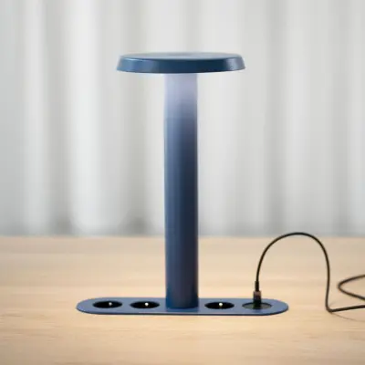 NOMAD LAMP 02 bordslampa, blå, 32 cm – Forming Function NOMAD COLLECTION - Vardagsrum - Design - Aluminium - Med en ljuskälla