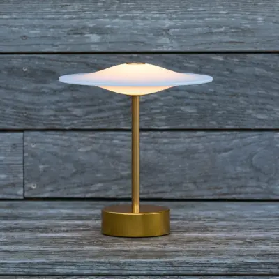 Piet Hein - Sinus 22 bärbar LED-bordslampa, mässing, IP44 –