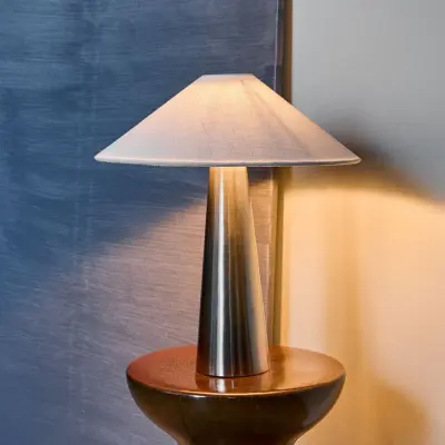Soffi bordslampa, silver/vit, 48 cm, textil – House Doctor - Vardagsrum - Design - Metall - Med lampskärm