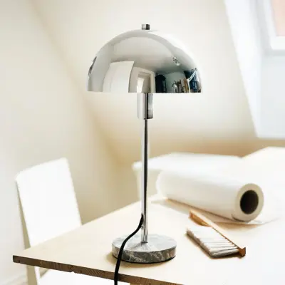 Stockholm bordslampa krom/marmor Dyberg Larsen - Vardagsrum - Design - Med lampskärm
