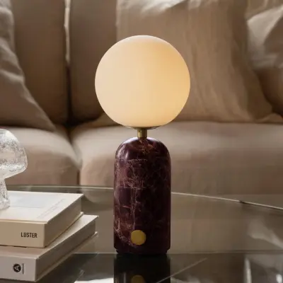 Torrano batteridriven bordslampa, röd, höjd 27 cm – Globen Lighting - Vardagsrum - Skandinavisk - Marmor - Med lampskärm