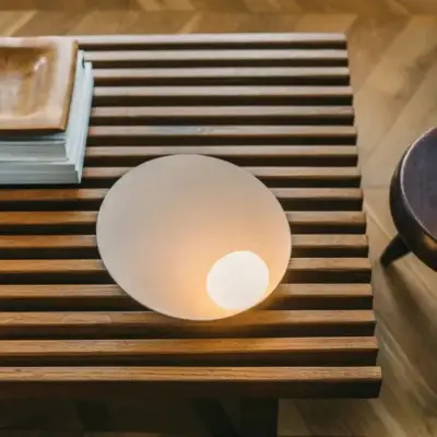 Vibia - Musa 7402 LED-bordslampa liggande, vit