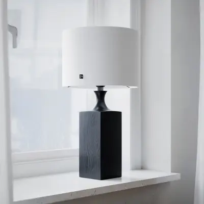 Woody bordslampa, höjd 56 cm, svart/vit, trä, linne, E27 – By Rydéns - Vardagsrum - Med en ljuskälla