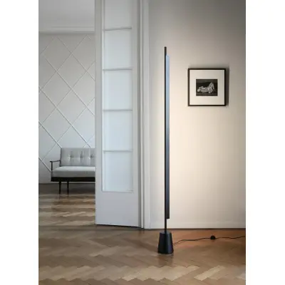 Compendium Golvlampa Black Luceplan - Vardagsrum - Aluminium