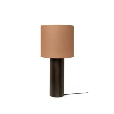 ferm LIVING - Post Golvlampa Lines/Curry