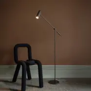 Hubble Read golvlampa i bronsfärgad metall – Globen Lighting - Vardagsrum - Skandinavisk - Med en ljuskälla