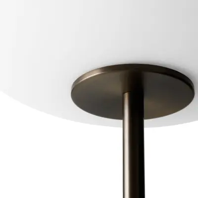 JWDA golvlampa, brons/vit, marmor, 130 cm, dimbar – Audo Audo Copenhagen - Vardagsrum - Design - Med lampskärm