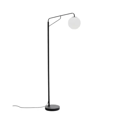 KAVE HOME Eilo golvlampa - frostad glaskula och svart stål