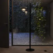 Nocturne F1 Bowl LED-golvlampa, svart, höjd 206 cm – FLOS - Vardagsrum - Design - Aluminium - Med lampskärm