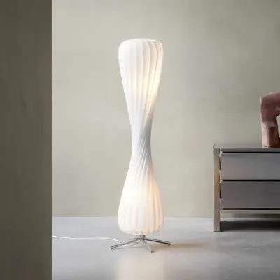 TR7 Golvlampa 25x117 PP Plastic White Tom Rossau - Vardagsrum