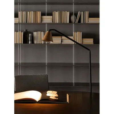Untitled Reading Cone golvlampa, svart/guld Nemo Lighting - Vardagsrum - Aluminium