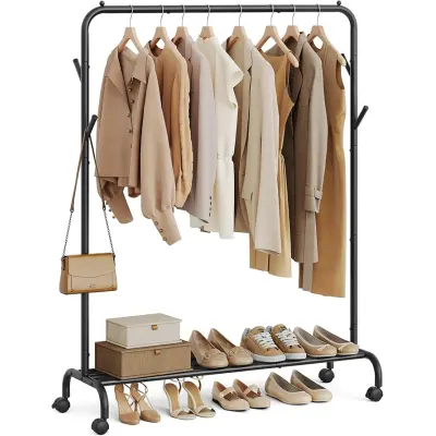 SONGMICS klädställning, klädställ, enkel klädhängstång, kraftig metallram, med hjul och hyllplan, 50 kg total maxbelastning, 103,5 cm bred, klädförvaring, bläcksvart HSR131B01