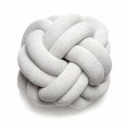 Design House Stockholm Knot kudde ljusgrå