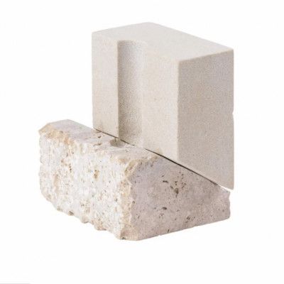 KRISTINA DAM STUDIO  Offset ljusstake Vol 2 - grå sandsten och travertin