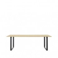 Muuto 70/70 matbord 225x90 cm Solid oak-Black