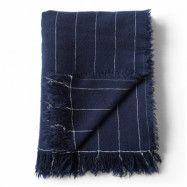 Audo Copenhagen Battus pläd 130x185 cm Indigo