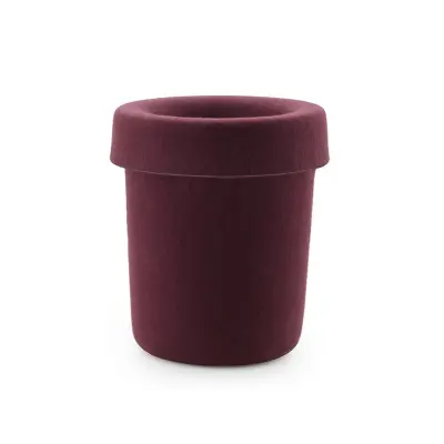 Normann Copenhagen - Papperskorg Hide, mörkröd, höjd 36 cm –