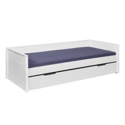 NORDIC LIVING COLLECTION Funktionell säng i massivt trä