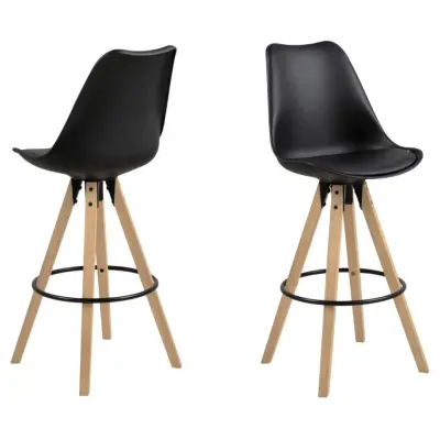 ACT NORDIC Dima barstol, med ryggstöd och fotstöd - svart PU/polypropylen och naturgummiträ