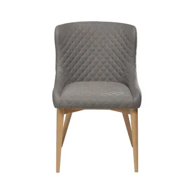 DAN-FORM Vetro fåtölj - ljusbrunt tyg och naturlig ek