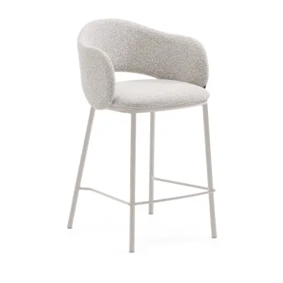 KAVE HOME Maina barstol, med ryggstöd, armstöd, fotstöd - tjock beige chenille och beige stål (65cm)