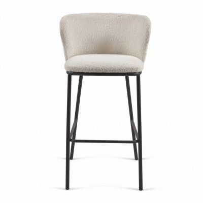 KAVE HOME Ciselia Barstol, med Ryggstöd och Fotstöd - Vitt Lammskinn och Svart Stål