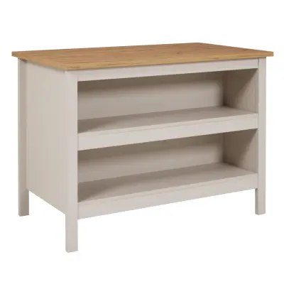 NORDIC LIVING COLLECTION Köksö Emmilia Cashmere/Artisan Oak, med 2 fack på ena sidan och plats för barstolar eller stolar på den andra.