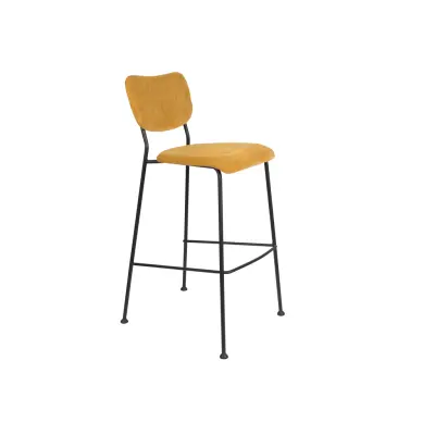 ZUIVER Benson barpall, med ryggstöd och fotstöd - ockragul sammetspolyester/nylon och svart stål (75,5 cm)