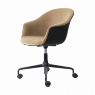 GUBI Bat Meeting Chair kontorsstol framsideklädd Dandy gubi 905 dune-black-black