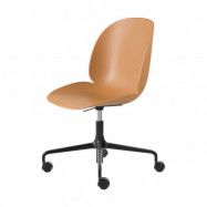 GUBI Beetle Meeting Chair kontorsstol Amber brown-black