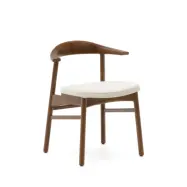 KAVE HOME Timons stol avtagbar klädsel i beige chenille massiv ek valnötsfinish FSC Mix Credit