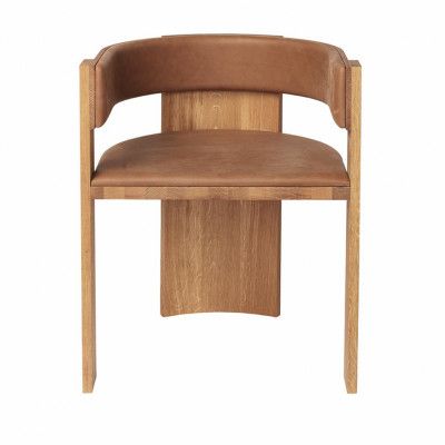 KRISTINA DAM STUDIO Collector Dining Bord Stol, med Armstöd - Naturlig Ek/ Valnöt / Läder