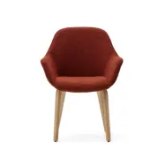 KAVE HOME Aleli stol i terrakotta bouclé med ben i massiv ask och naturlig finish