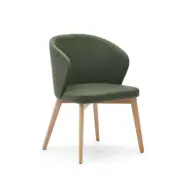 KAVE HOME Darice stol i grön chenille och massivt bokträ i naturlig finish FSC 100%.