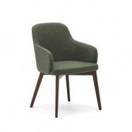KAVE HOME Nelida stol i grön chenille och massiv bok i valnötsfinish FSC 100%.