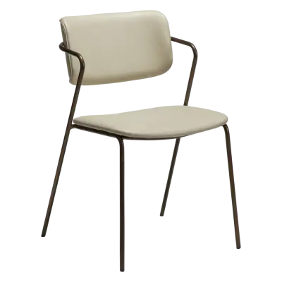 DANFORM Zed matstol, med armstöd - matt mandelfärgad konstläder och antik mässingsstål