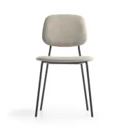 LAFORMA Benilda matstol - beige tyg, ekfan&eacute;r och svart st&aring;l