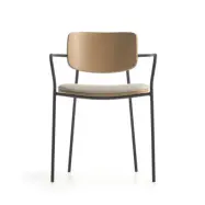 KAVE HOME Maureen Matstol, med Armstöd - Naturlig Ekfanér, Tyg och Svart Metall