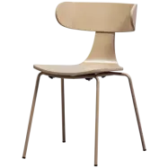 TRÄFORMAD TRÄSTOL MED METALLSAND