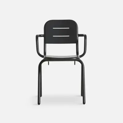 WOUD Ray caféstol - svart aluminium, med armstöd
