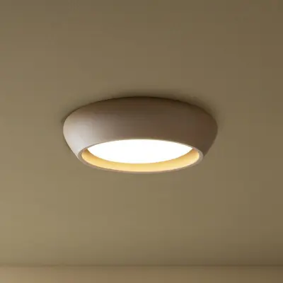 Fjord taklampa, brun, gips, Ø 28 cm, GX53 – Beacon Beacon Lighting - Vardagsrum - Gips / lera - Rund